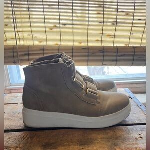 Yellow box Wedge Sneakers size 8.5 Camel Color